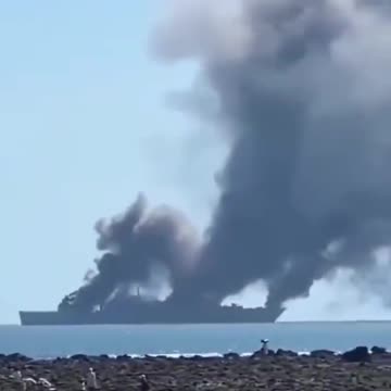 China's most advanced ship 980 hull number Type 071 landing ship (Longhushan) is on fire