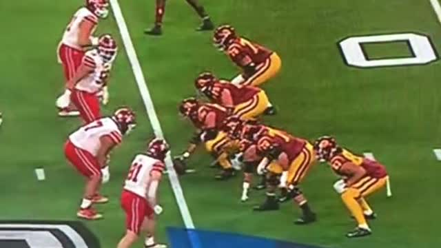 USC is going for it on fourth and one