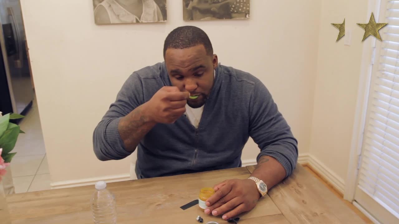 Glen 'Big Baby' Davis Hilariously Taste Tests Baby Food