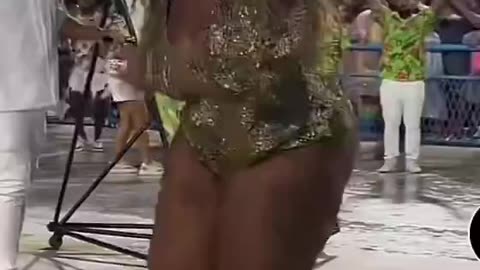 Huge Dancing Girl