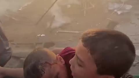 Palestinian brothers from Gaza thank paramedics for their rescue