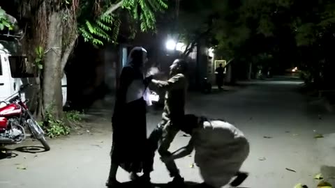 Scary_Ghost_Prank_in_Pakistan_-_Lahori_PrankStar(360p)