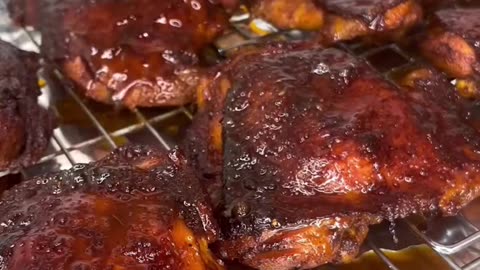 You all better try this sexy sweet glazed Chicken thighs for thanksgiving