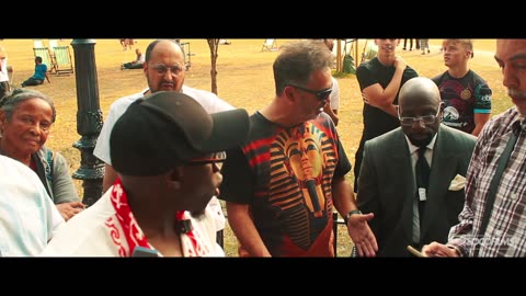 👀😁 New challenge for the Laminator | Orlando | Speakers' Corner Debate #socofilms