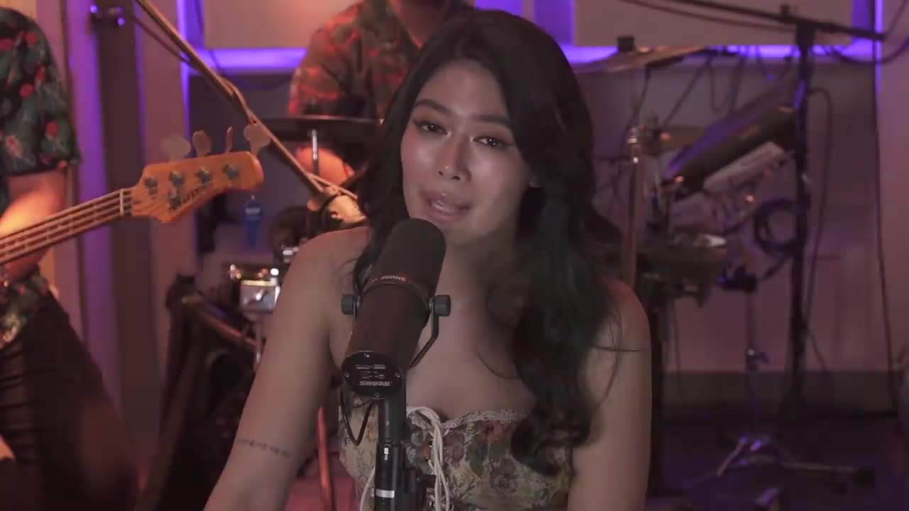 Bakit Nga Ba Mahal Kita - Gigi de Lana feat. Gigi Vibes (Performance Video)