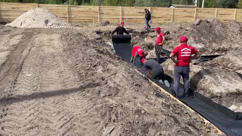 Будівництво в деталях. Укладання шиповидной мембрани.