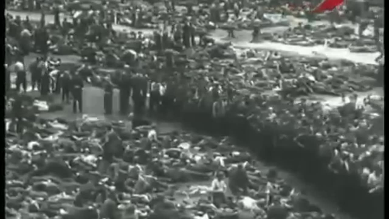 Thousands of German POWs made to march in Moscow, 17.7.1944