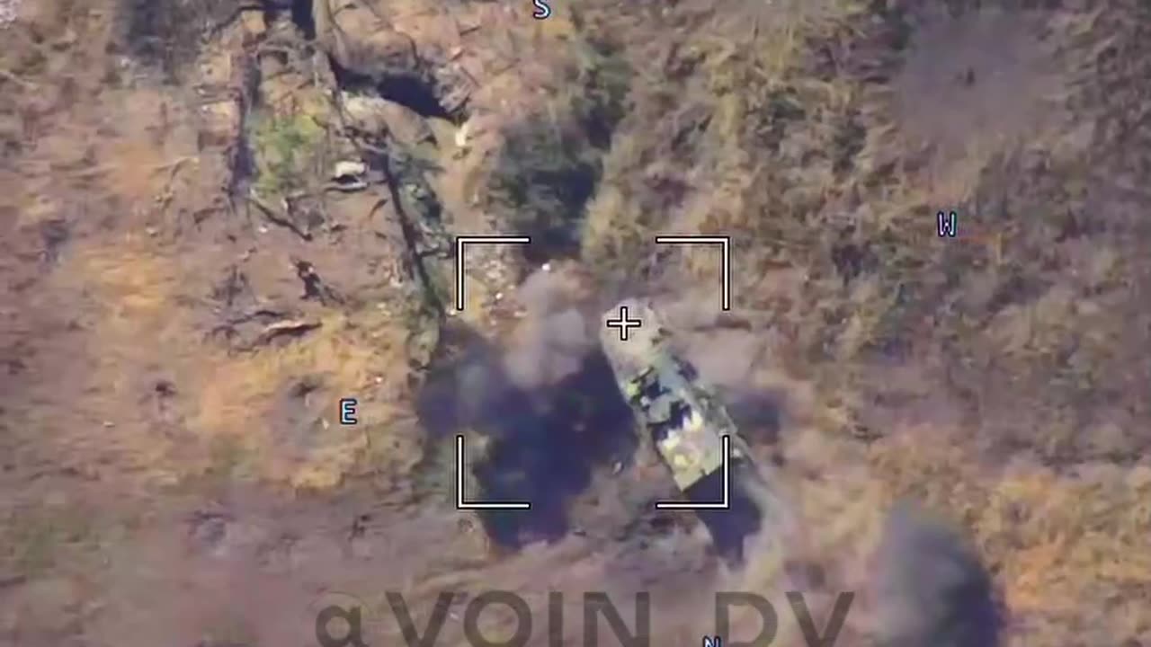 🇷🇺🇺🇦 Footage of the detonation of a Ukrainian MRAP Kirpi on mines