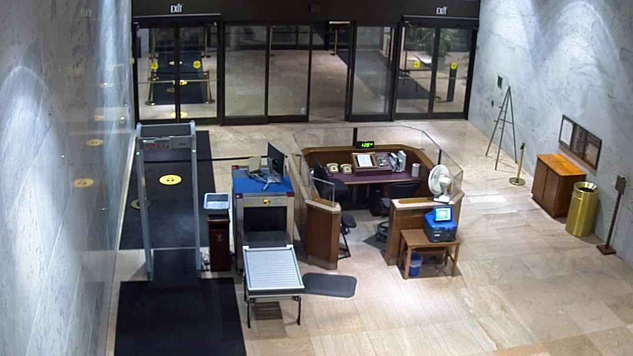 1454HSOB012ndStreetDoor_2021-01-05_01h20min00s303ms.mp4