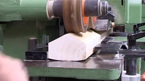y2mate.com - How Does A Quality Cricket Bat Made in Factory_480p