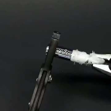 What's inside a simple battery