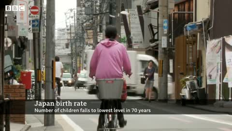 Why does Japan have so few children- - BBC News