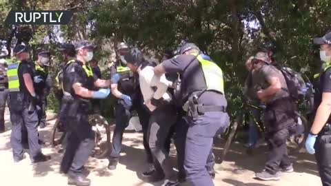 Melbourne Cops Were Trained By The CCP 🟠⚪🟣The NPC Show