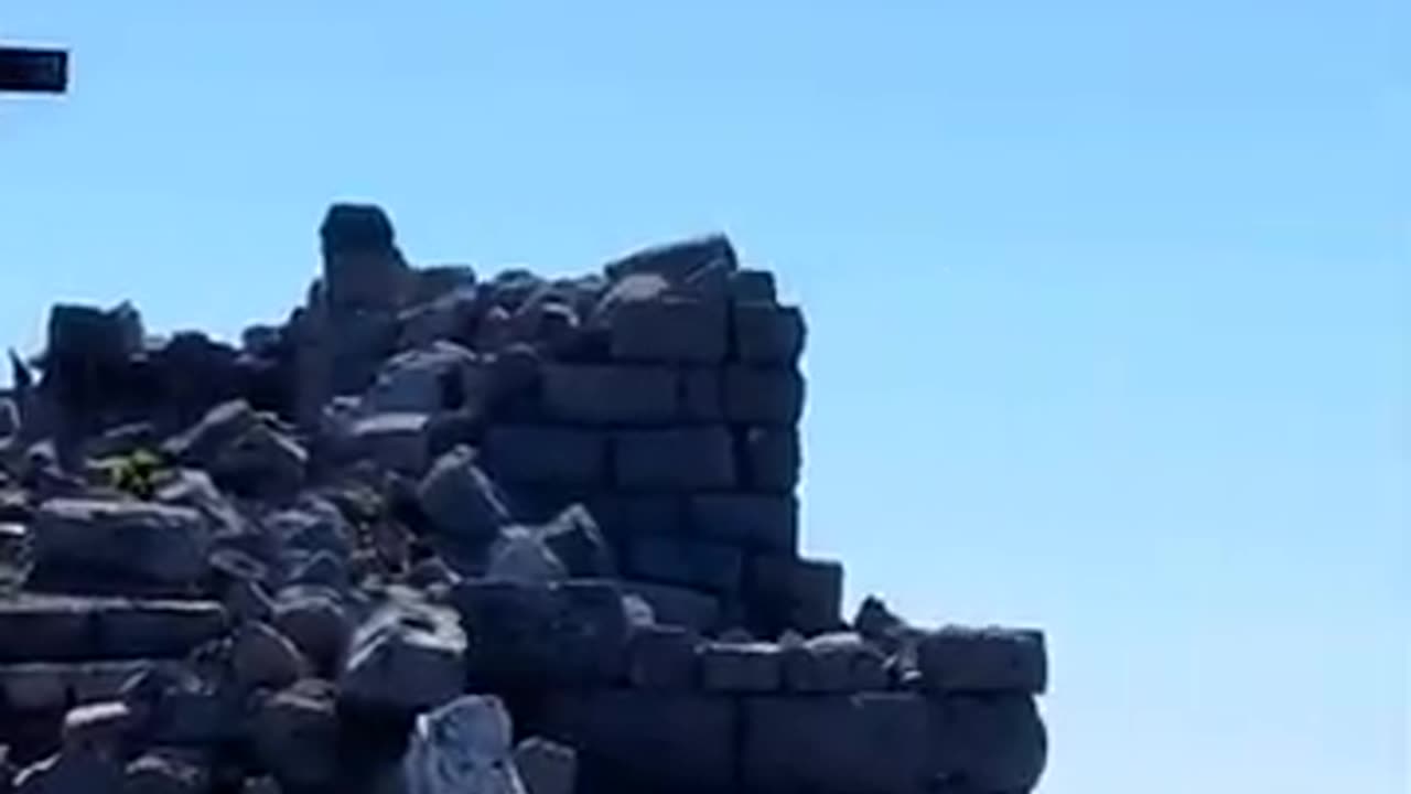 RTANJ MOUNTAIN-PYRAMID LOOK