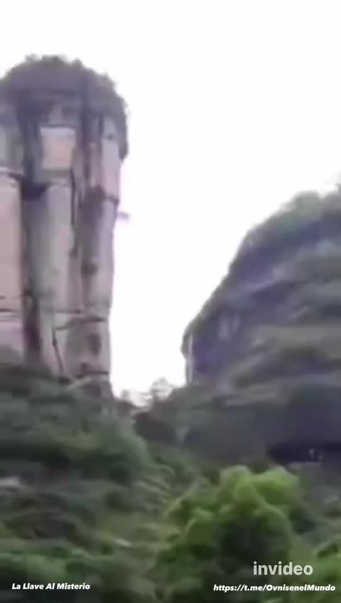 Peru 🇵🇪 . 2007 . A UFO followed by a military helicopter! They are here !!!