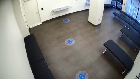 8030FCOB01128BadgingWaitingArea_2021-01-05_15h40min01s657ms.mp4