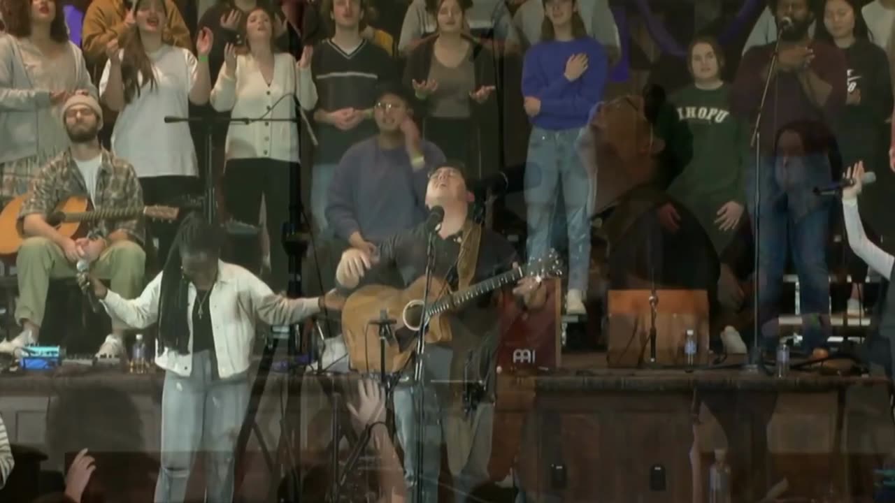 Worship at Final Asbury University Revival Service