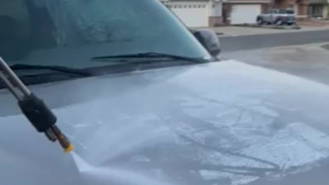 Vinyl wrap removal with pressure washer