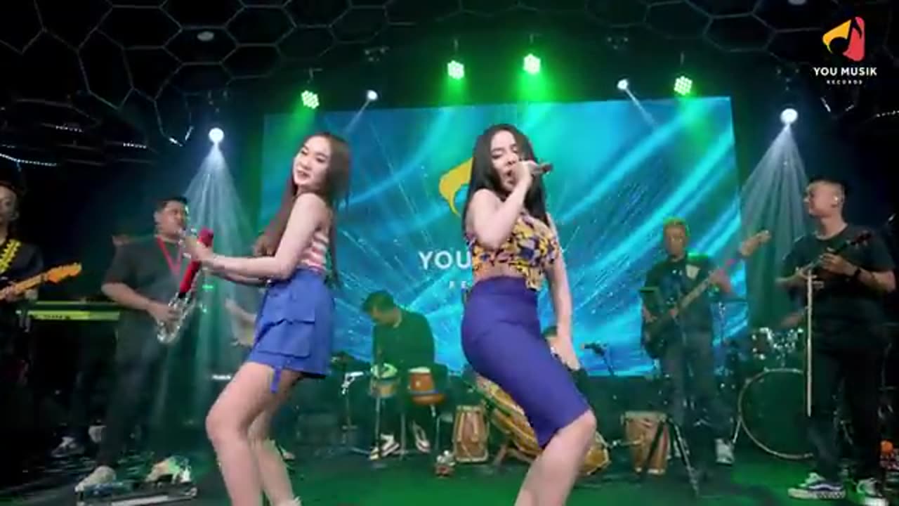 lala widy ft diva hani - selendang biru