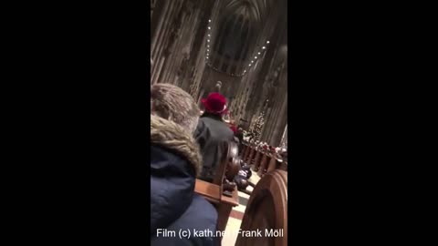 Eklat im Kölner Dom - 6. Jan 22 - 'Klimaretter' stören Dreikönigs-Gottesdienst