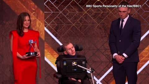 Rob Burrow speaks movingly about family and friendship support