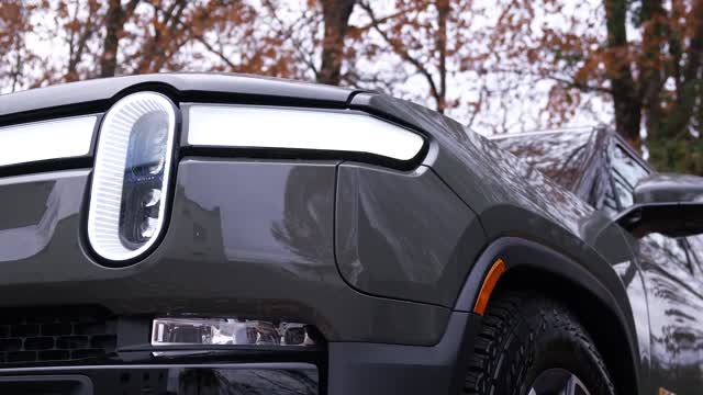 2023 Rivian R1S - impressive Luxury Large Electric SUV!