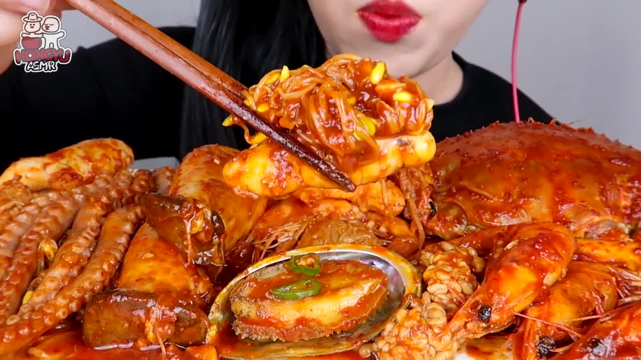 SPICY SEAFOOD MUKBANG OCTOPUS, SHRIMP, SCALLOP, ENOKI MUSHROOM COOKING