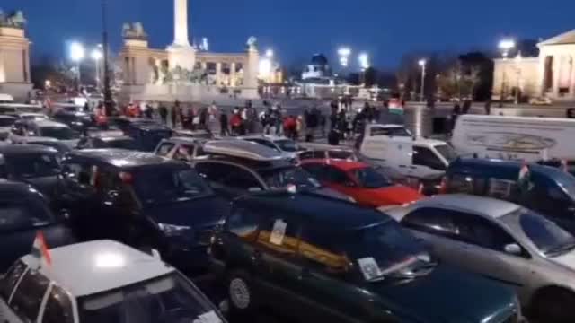 ðŸ‡ðŸ‡º Budapest joins the convoy. Next week the EU caravans will be huge.