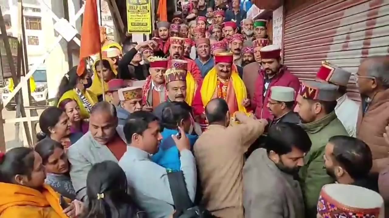 भगवान रघुनाथ के मुख्य छड़ी बरदार महेश्वर सिंह चरण पादुका, चौउकी, चौंउंर लेकर अयोध्या हुए रवाना