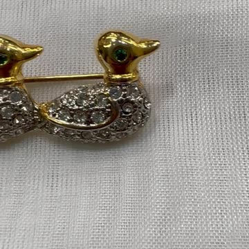 18KGP 2” x 0.6” Three Ducks Brooch. Made with Swarovski Crystal. Rare Find