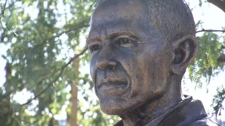 Las Vegas Park Botches Statue of Obama