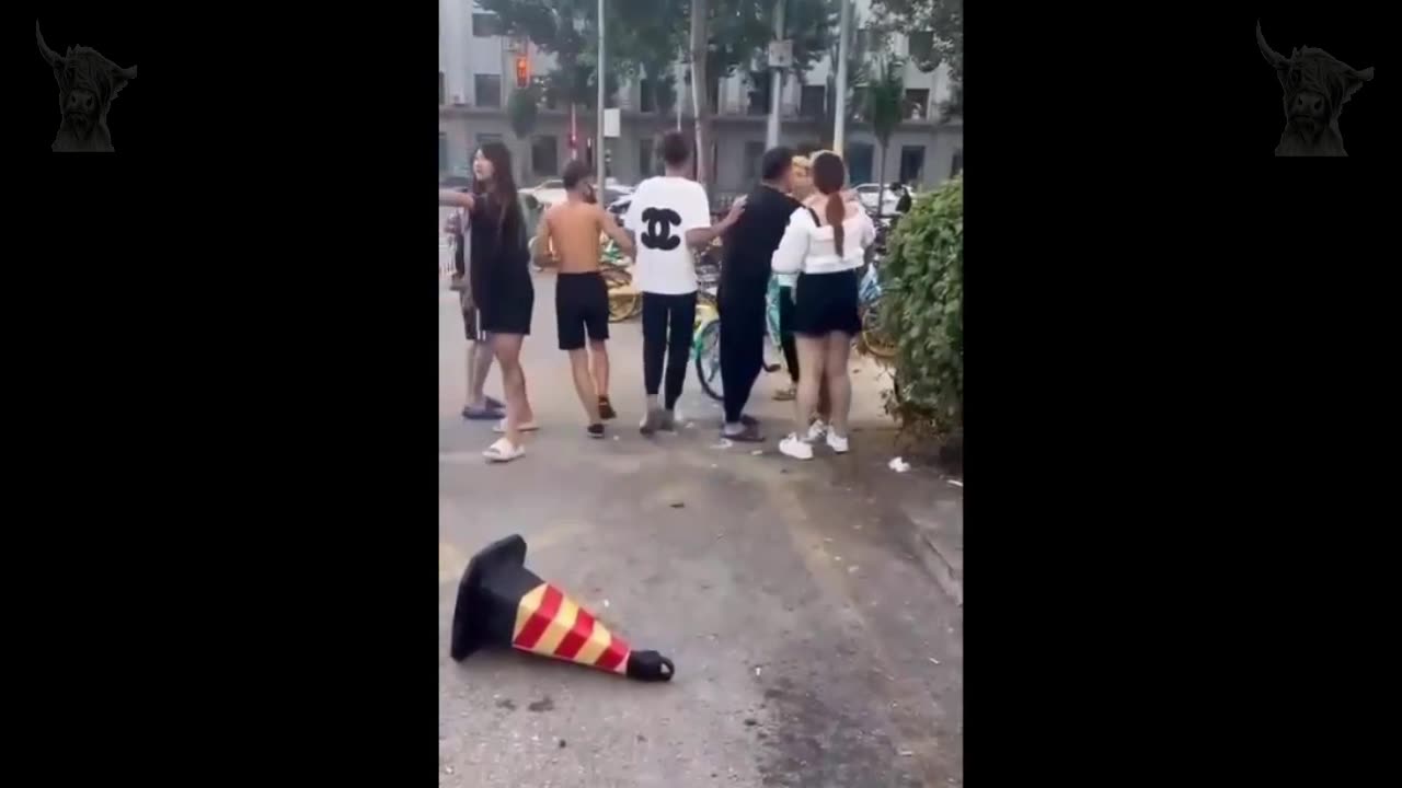 Dude Jumped By Local Gang Of teens In China