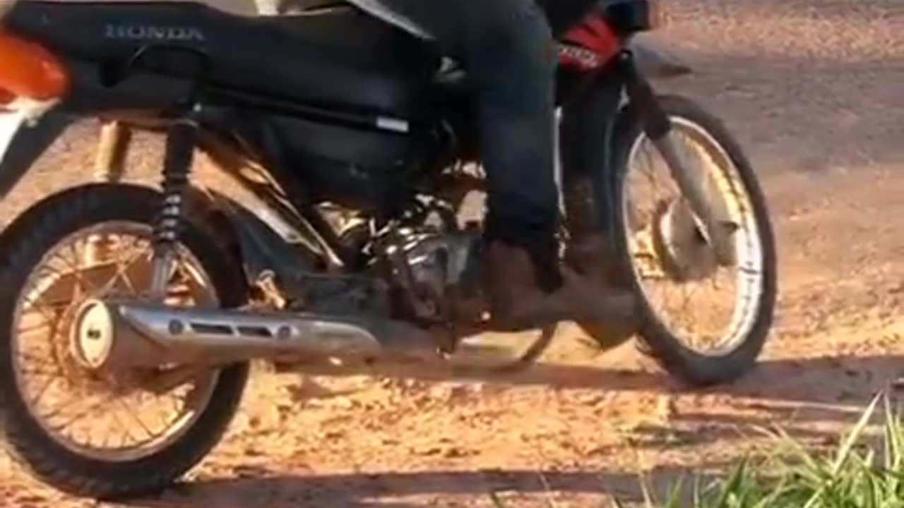 I can't start this motorbike 😂