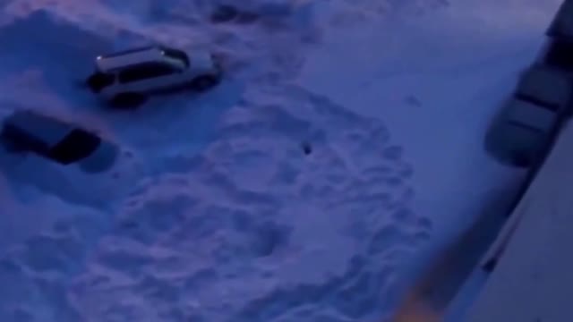 Man jumps from the top into the snow