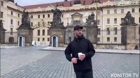 Chris Hemsworth greets 'fans' at Prague Castle