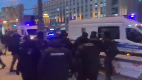 At least 1,400 anti war protesters arrested by Russian Police