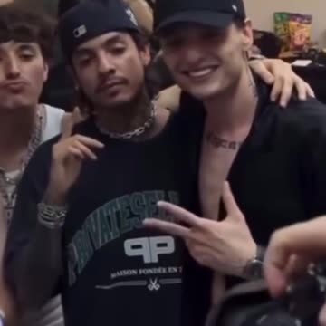 #NatanaelCano Se Pone Romantico Y Apasionado Y Besa A #pesopluma!