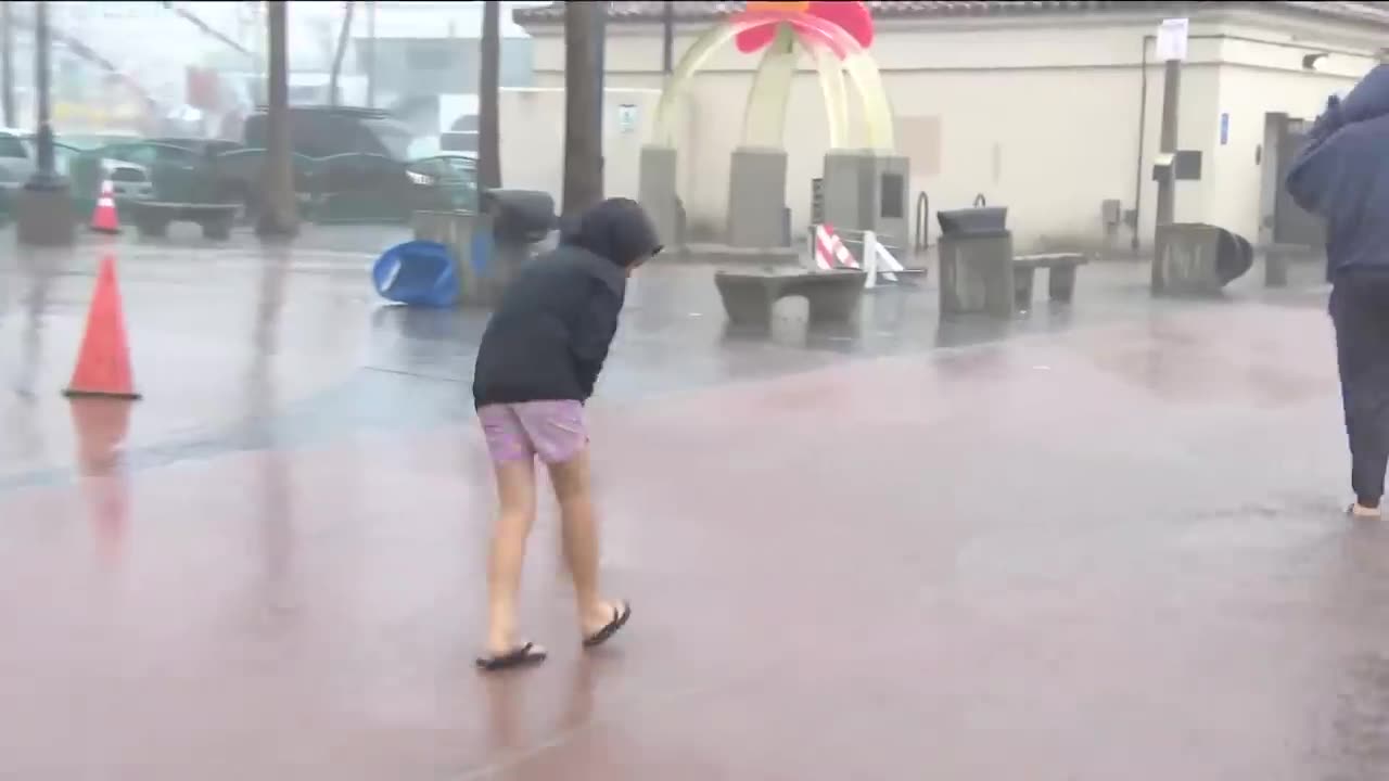 South Bay residents gather sandbags and board up businesses ahead of Hurricane