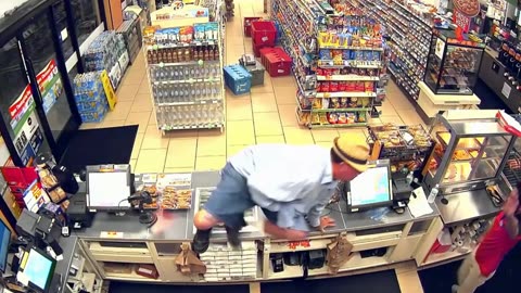 He #BLUFFS And Pulls Out A Robbery #moviestyle 😮