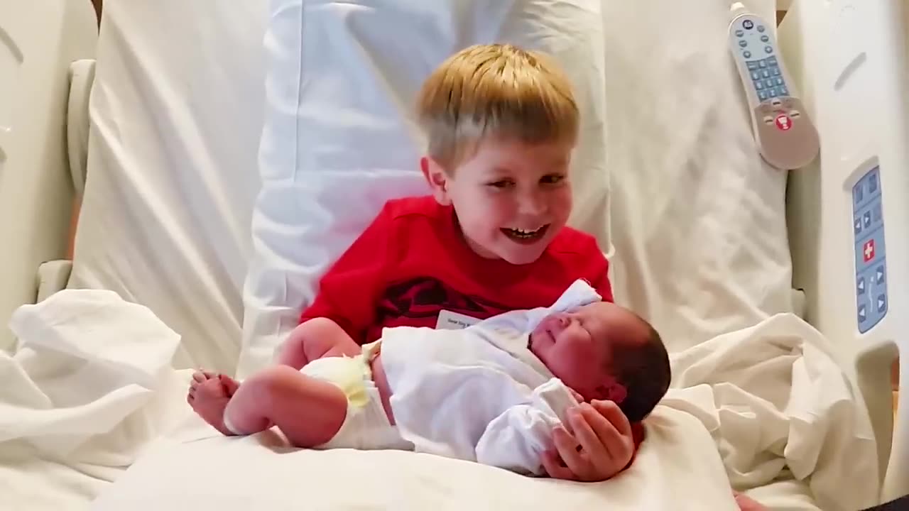 Legendary Moments When Kids Meet Newborn Babies - Funny Baby Siblings #2