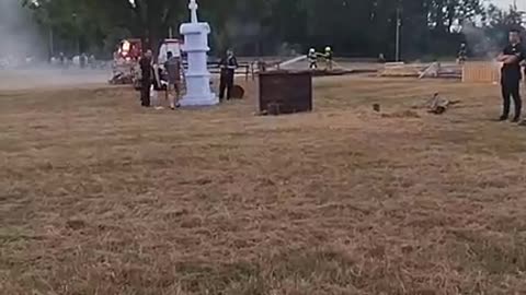 @wszyscy oglądają rekonstrukcję rzezi wołyńskiej