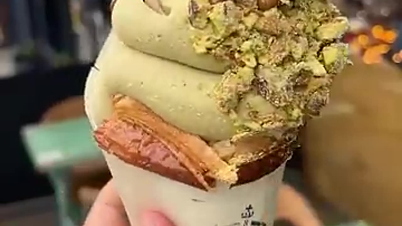 OMG! EATING THE MOST HYPED FOOD IN LONDON | VIRAL DESSERTS IN LONDON