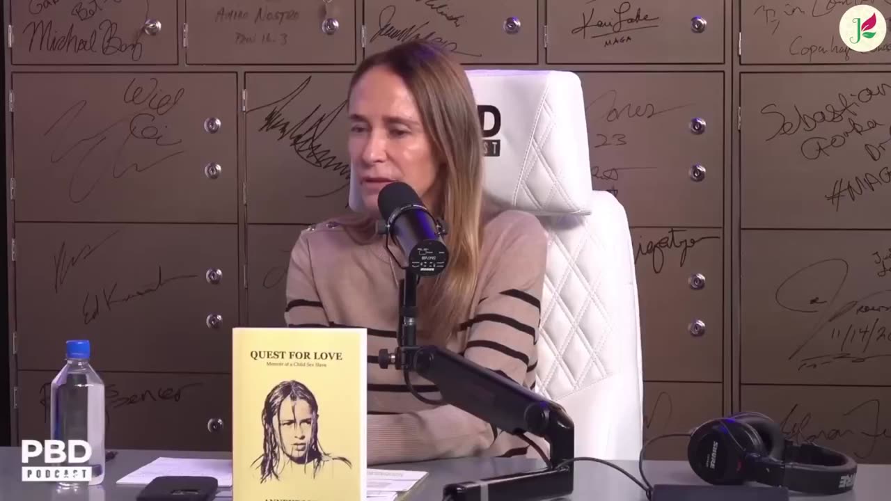 DOUBLAGE VF de 20min sur les révélations d’Anneke Lucas par Jeanne Traduction