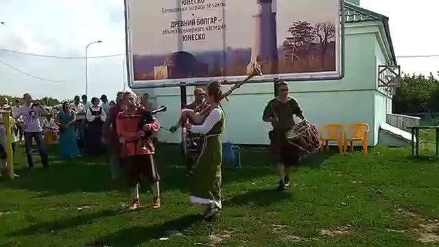 Волынка и барабаны фестиваль в болгарии bagpipes