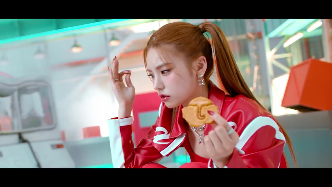 ITZY “CAKE” M/V @ITZY