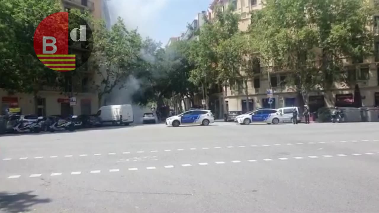 Se incendia un coche en el Eixample