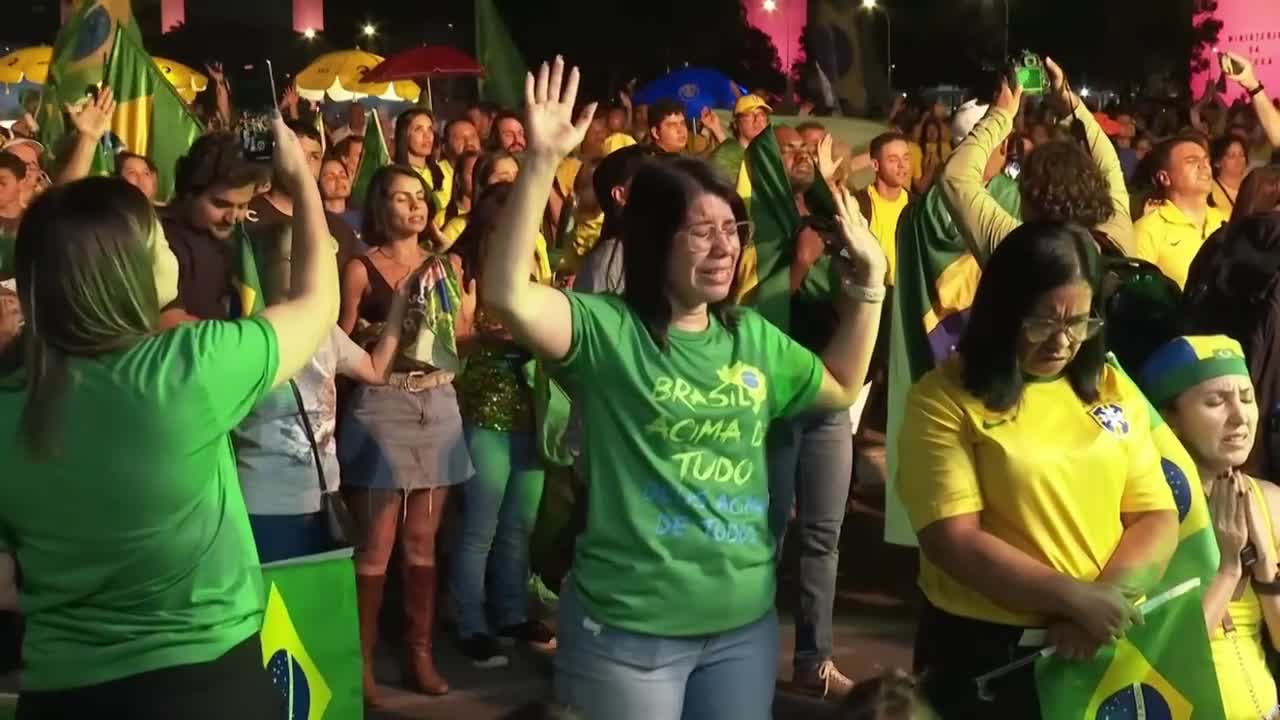 Bolsonaro voters pray as rival Lula wins Brazil presidential runoff | AFP