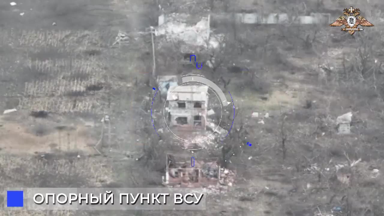 Russian artillery crew hits Ukrainian position