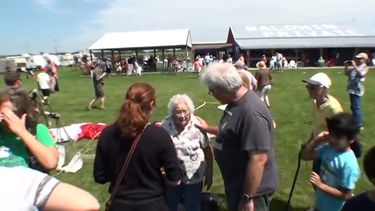 Sky DIving At 90 Years Old (720p)