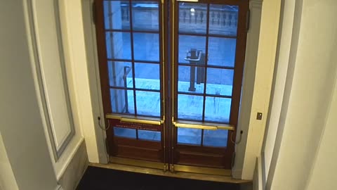 1026RSOB02RotundaWestDoor_2021-01-05_17h00min02s210ms.mp4